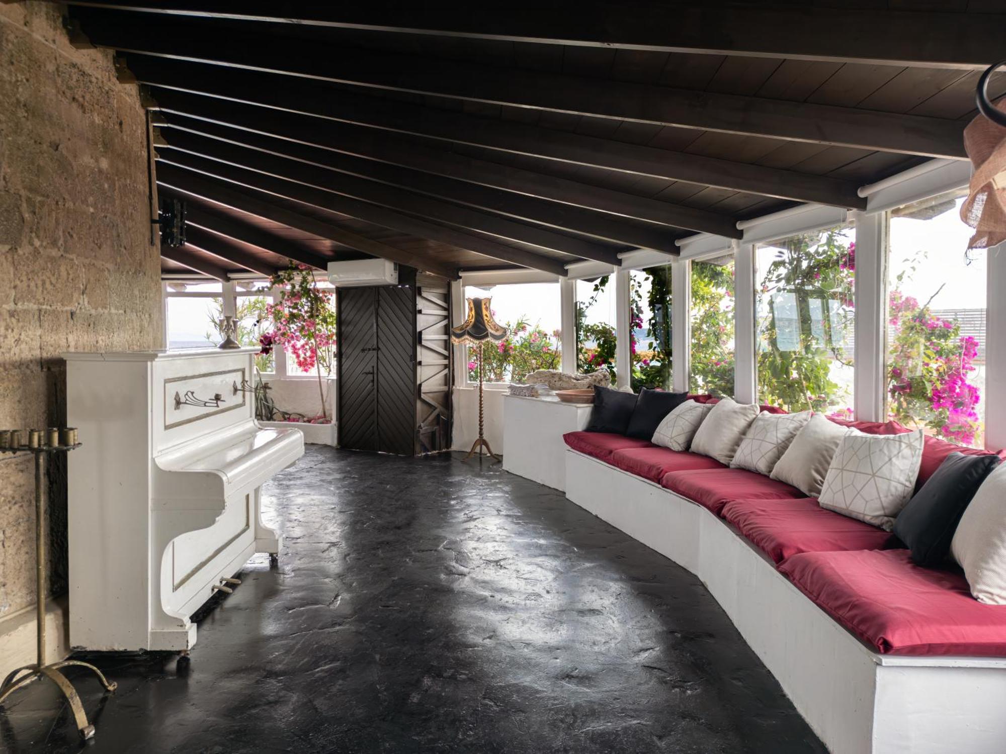 Windmill Renovated 2025 Villa เอียลิซอส ภายนอก รูปภาพ