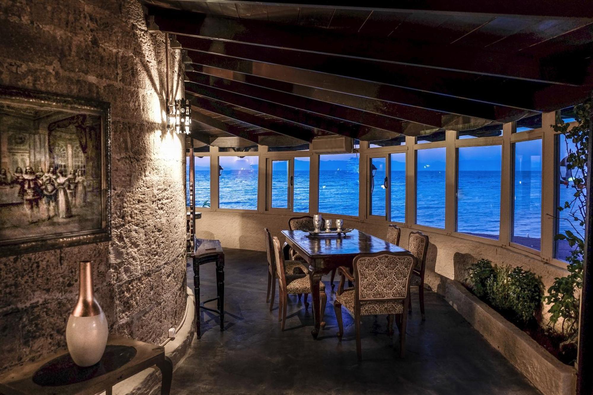 Windmill Renovated 2025 Villa เอียลิซอส ภายนอก รูปภาพ